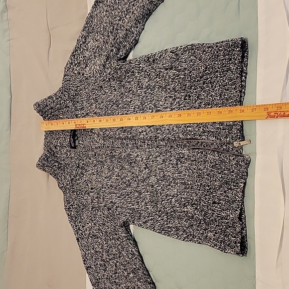 JONES NEW YORK SIGNATURE Size Small Gray Back & White Knit Zippered Sweater - Picture 5 of 16